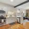 Spacious 4BR in Chicago with Laundry! - Racine 202 - شيكاغو