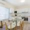 Idle Hours Pet Friendly 5 Mins Walk to Beach