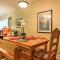 Condo on Kingwood Golf Course about 3 Mi to Main St!