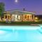 Villa Janas Luxury Villa surrounded by large park, swimming pool, parking and Wifi