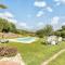 Villa Janas Luxury Villa surrounded by large park, swimming pool, parking and Wifi