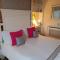 The Bath House Boutique B&B - IN-ROOM Breakfast - FREE parking