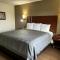 Econo Lodge Inn & Suites