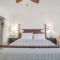 Maho Beach House - Spacious 2 Bedroom - Ocean View