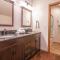 Deschutes Riverfront Home - Meredith Lodging