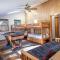Deschutes Riverfront Home - Meredith Lodging