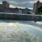 LUMINOSO piso con jacuzzi