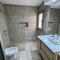LUMINOSO piso con jacuzzi