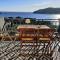 Vintage flat on Villefranche bay - free car park