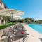 E&T apartments with a beautiful pool - Rabac