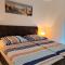 Apartment mit Meerblick, 50 Meter vom Sandstrand - Nin