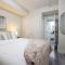 Executive Bsmt Suite, King Bed, 5 min to DT & Whyte Ave, Sleeps 6!