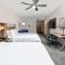 Holiday Inn Express & Suites North Dallas at Preston by IHG