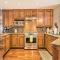 Luxury Mountain Condo with Community Perks and Shuttle - 埃文