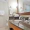 Luxe beachfront studio at Sunny Isles Miami - ميامي بيتش