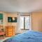 New Mexico Condo with Fireplace and Mountain View - أنجل فاير