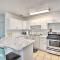 Ormond Beach Retreat with Deck - Steps to Ocean! - شاطئ أورموند