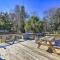 Atlantic Beach Home with Decks and Fire Pit - 大西洋滩