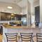 Sleek Vegas Home with Private Pool, Game Room! - Лас-Вегас