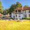 The Freeman- 14K SF Estate 40acrs Tennis Vineyard - Sheffield