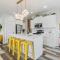 Deco Townhouse - 3 bedroom 2 story private home