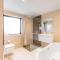 Deluxe Retreat In JBR - Million Dollar View - Balcony - Dubai