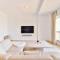 Deluxe Retreat In JBR - Million Dollar View - Balcony - Dubai