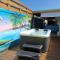 "Chez Claudia "charmant logement avec jacuzzi privatif en toute intimité sur belle terrasse extérieure en bois et piscine