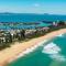Beachfront Styled 2 BR Apt w Pool at Buddina