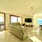 POOL GYM AND BEACH FRONT 3 BEDROOMS LUXURY TEL AVIV APARTMENT - 特拉维夫