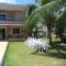 Excelente casa com Piscina