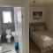 Alder en-suite self catering with private shower 3 - Southampton