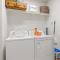 The Explorer! Extra Game Room, Fire pit Sleeps 10!