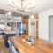 1482 Oak Street