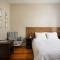Lakehouse Inn
