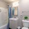 McCormick Place 2br-2ba with Optional Parking, Patio, Gym access for 6 guests - 芝加哥