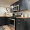Modern & Chic XL Studio w EZ City Airport Access