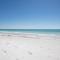 Beachside Condo 6