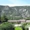 Le Maset des Aires avec vue sur le Luberon et son jacuzzi extérieur disponible de juin à mi-septembre