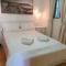 Dona Lola Micaela - fully equiped 1 bedroom ground floor beach front apartment with direct access to the beach of Calahonda - Costa del Sol - CS155 - Mijas Costa