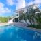 Villa Picaflor, Friars Bay