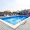 Cozy Apartment In Santa Venerina With Outdoor Swimming Pool