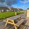 2 Bedroom Bungalow SV58, Seaview, Isle of Wight Free Wi-Fi - 海景城