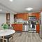 Chic 1BR Apartment With Modern Comforts - Barry GA - Chicago