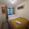 Huku Kwetu -The Maltings White Door-1st Floor-2 Bedroom Apartment -Self Catering-Quiet- Free Parking - Данстебл