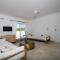 401 Villa Salemar