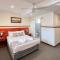 Across Country Motor Inn