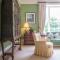 Pantybeiliau House Bed & Breakfast