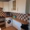 KB51 Charming 2 bed house in Horsham, pets very welcome and long stays with easy access to London, Brighton and Gatwick - Warnham