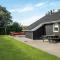 Gorgeous Home In Vemb - Vemb